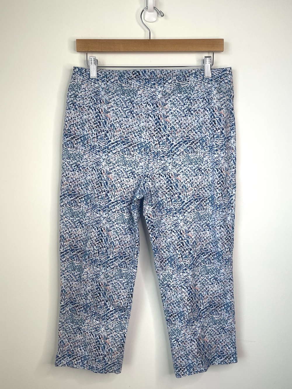 Zac & Rachel pull-on pants with a multi-color abstract print Size 10